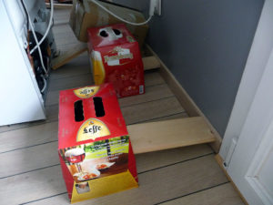 Un pack de Leffe pour maintenir un bas-relief