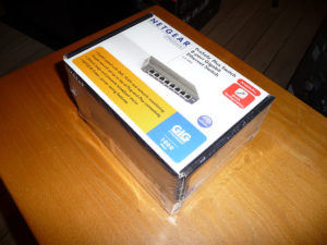 Un switch pas mauvais, pas bruyant, et pas cher.